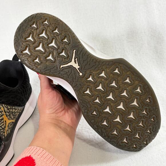 Jordan Flyknit Trainers Mens 11.5 Black Metallic Gold Shoes Sneakers Streetwear main image 4